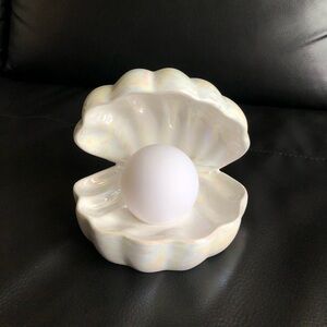 Seashell lamp